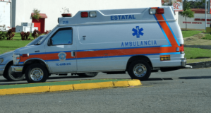 Tres peatones resultan heridos tras accidente