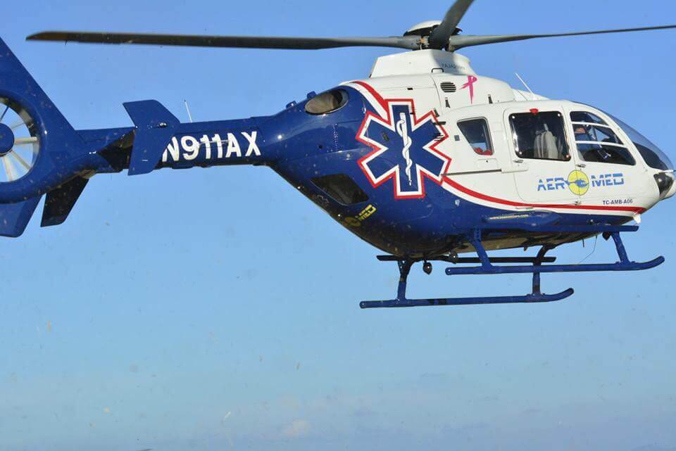 Hombre sufre aparatosa caída desde 10 pies de altura