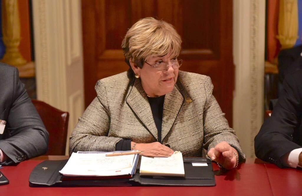 Mayita pide a la AEE que termine de poner la luz en Ponce