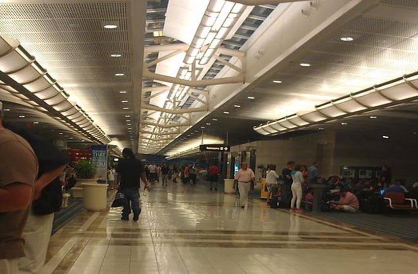 Aeropuerto de Orlando anuncia cierre tras paso del huracán Milton