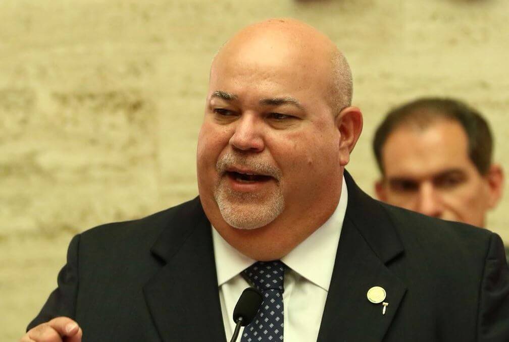 Presidente de la Cámara viaja a Washington