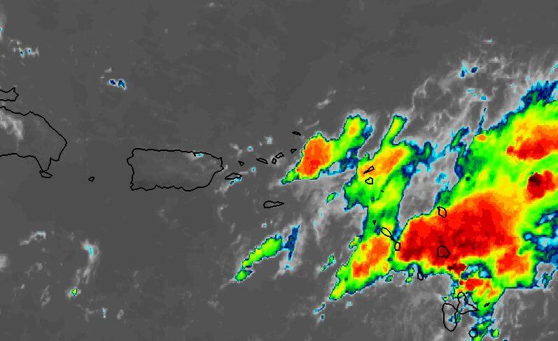 Mucha lluvia de camino por paso de Onda Tropical