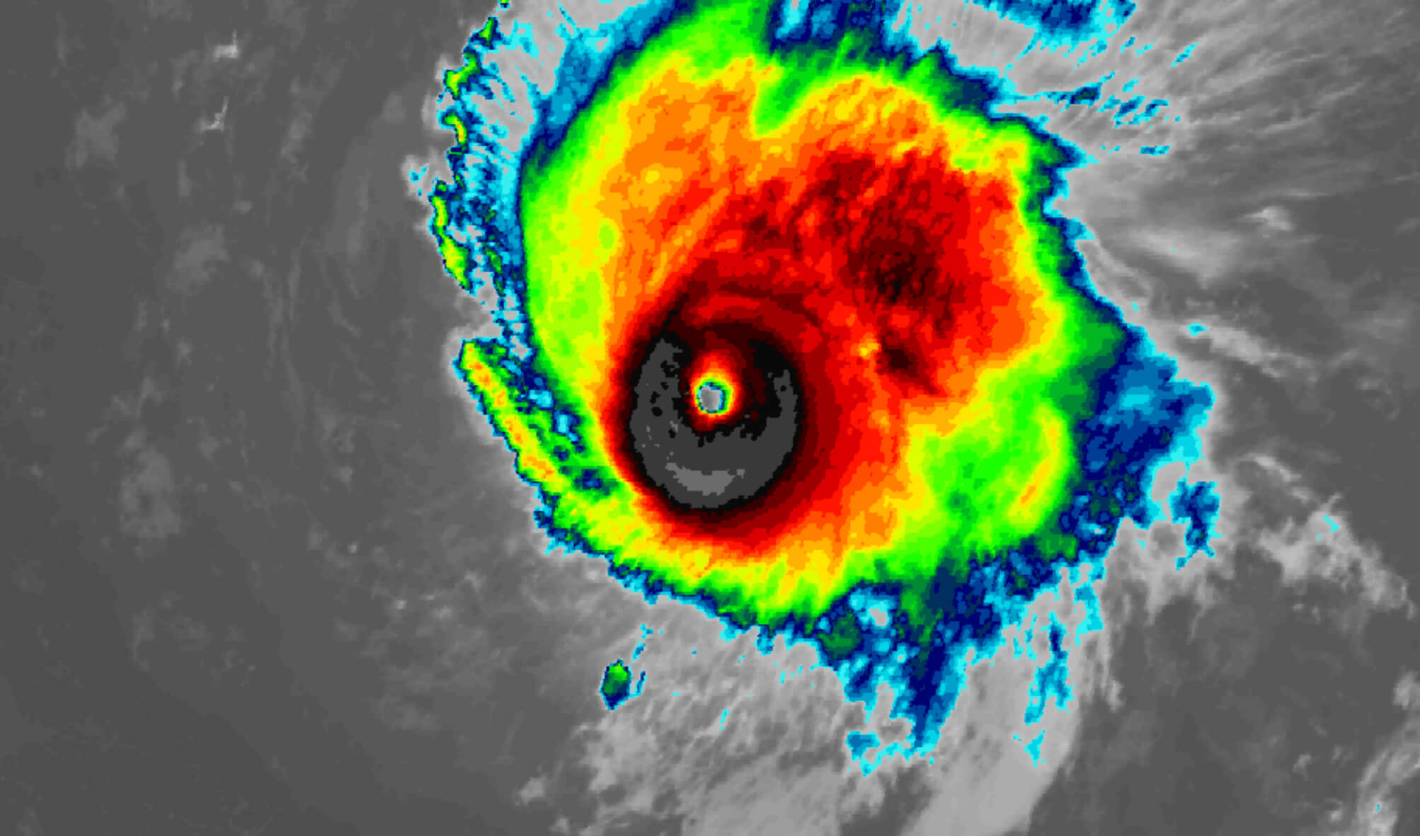 Florence aumenta a categoría 4 con vientos de 130 millas por hora