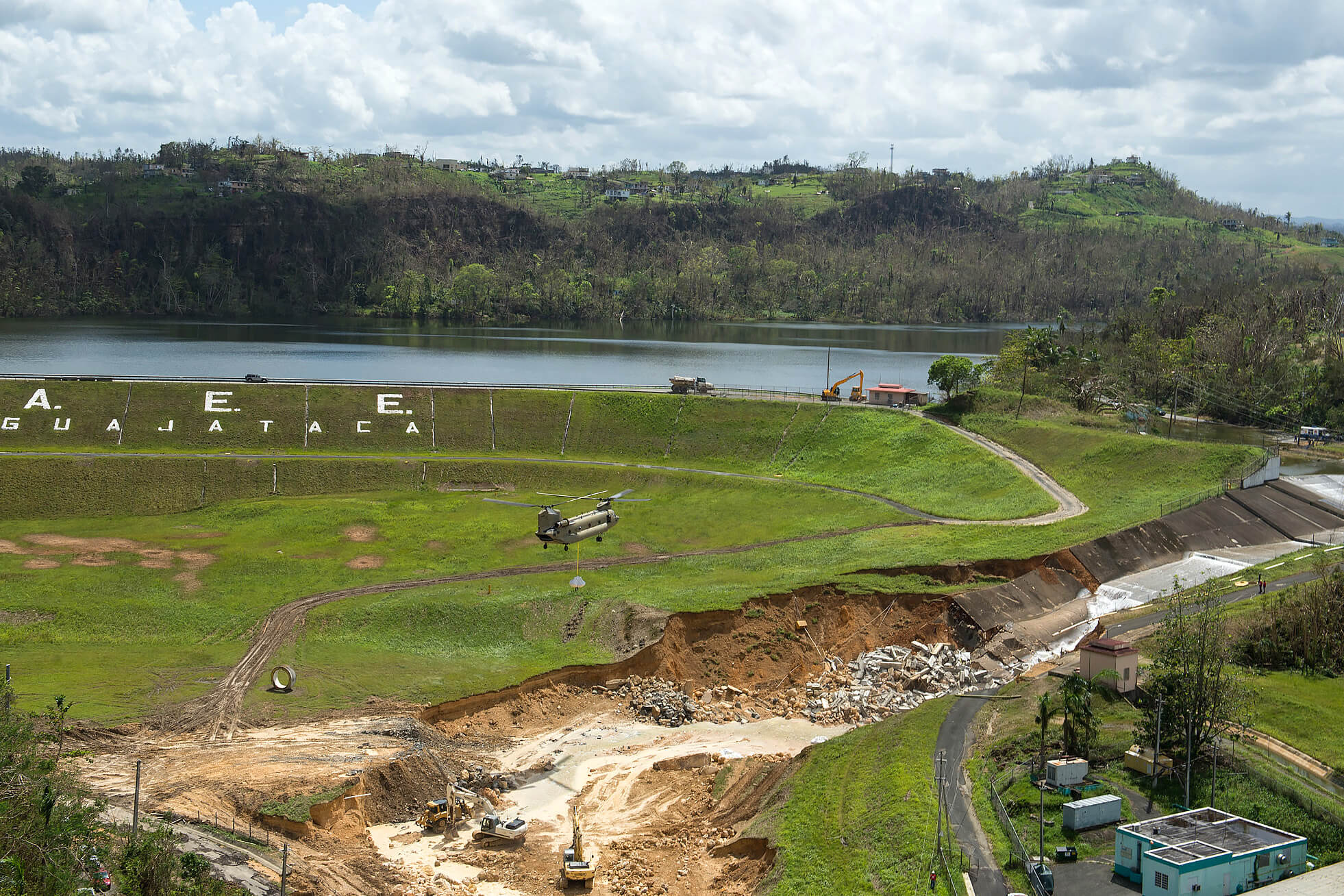 Asignan  millones federales para reparar represa Guajataca