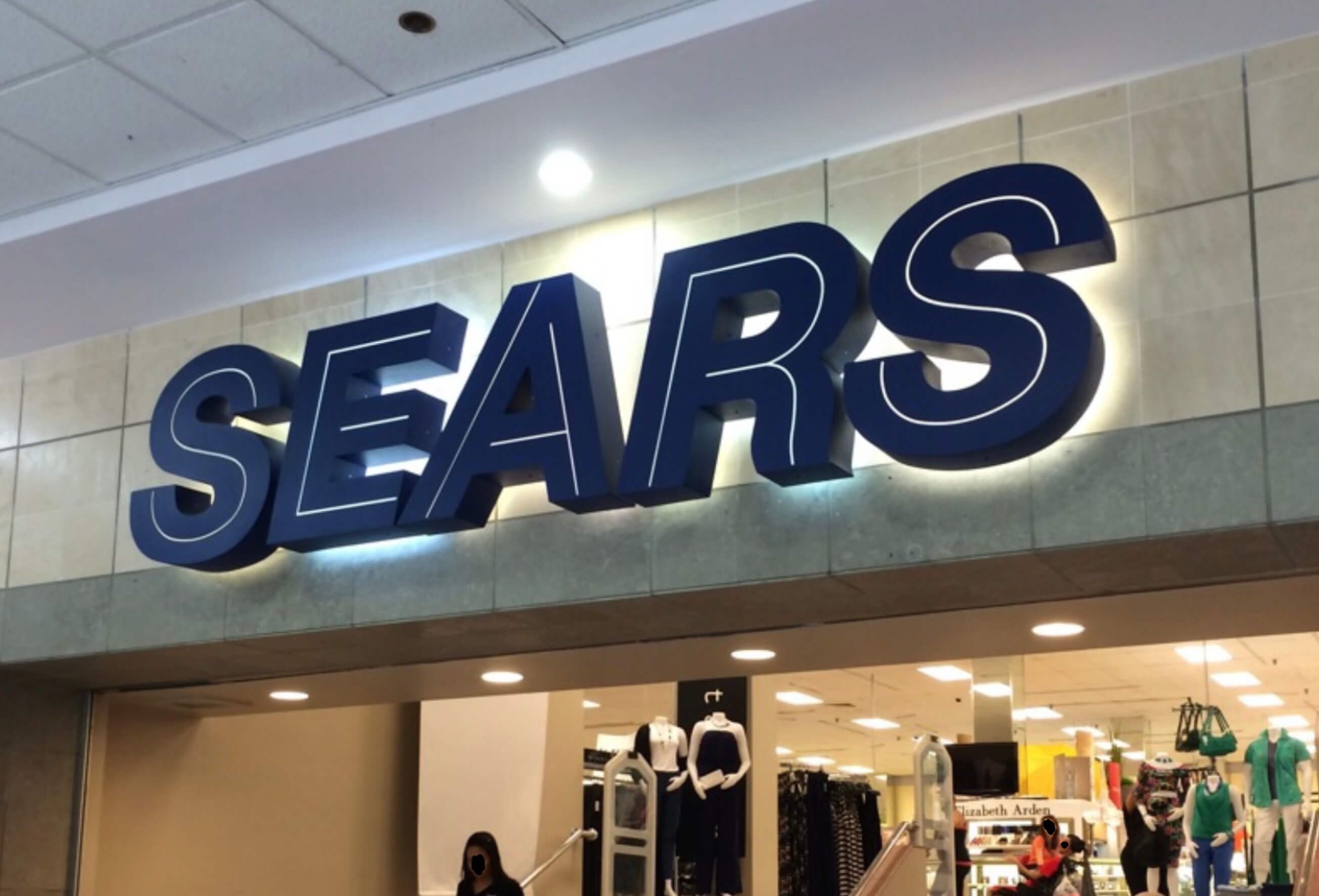 Roban mercancía valorada en más de mil dólares en tienda Sears