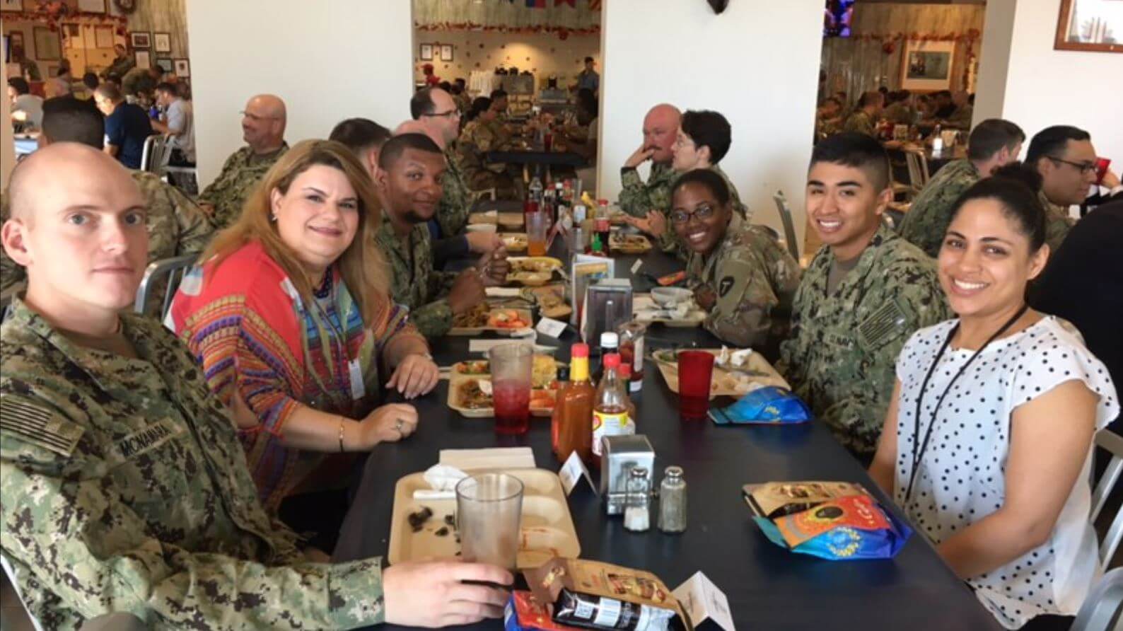 Jenniffer González celebra en África el Día de Acción de Gracias
