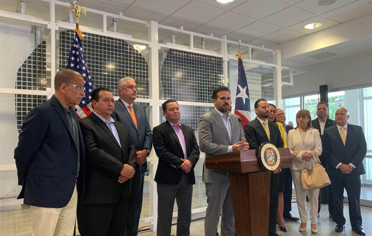 Gobernador insiste proyecto que restringe al aborto es malo