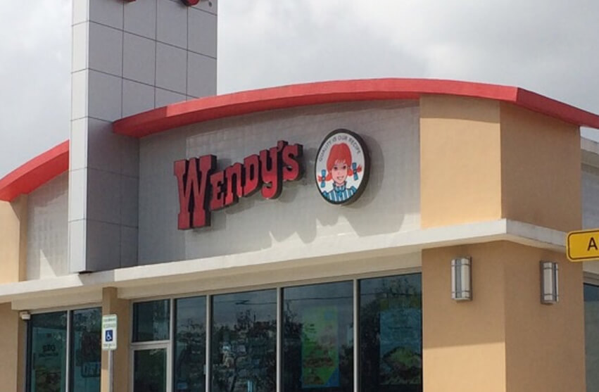 Se llevan 4 dólares de restaurante Wendy’s