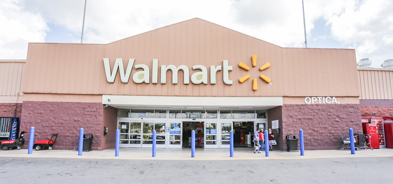 Reportan robo en Walmart