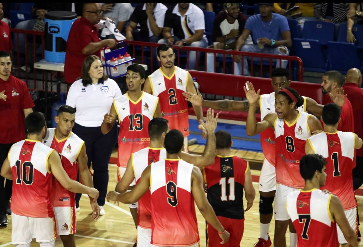 Juncos suma su cuarta victoria en el voleibol masculino