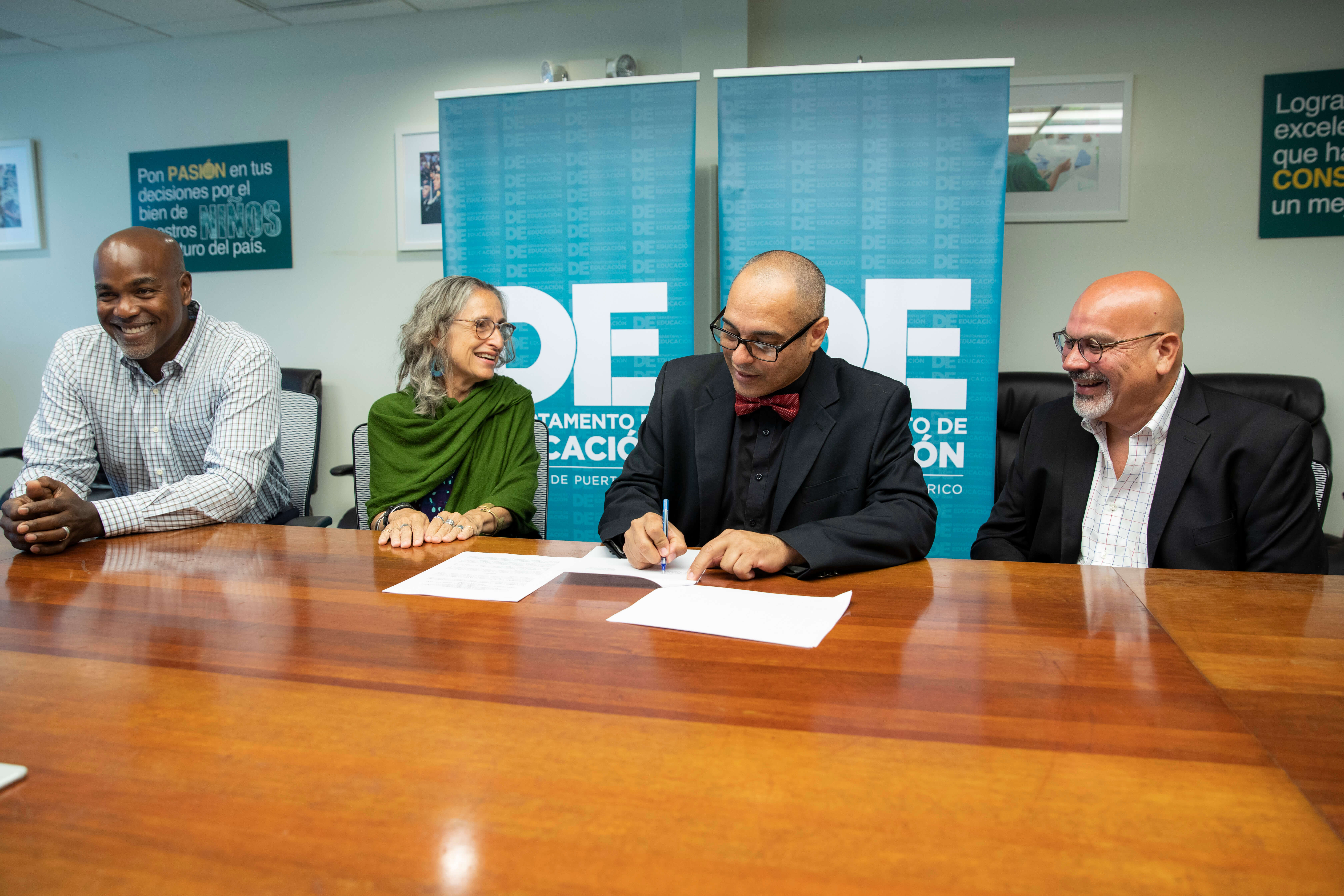 Renuevan acuerdo para fortalecer la educación Montessori