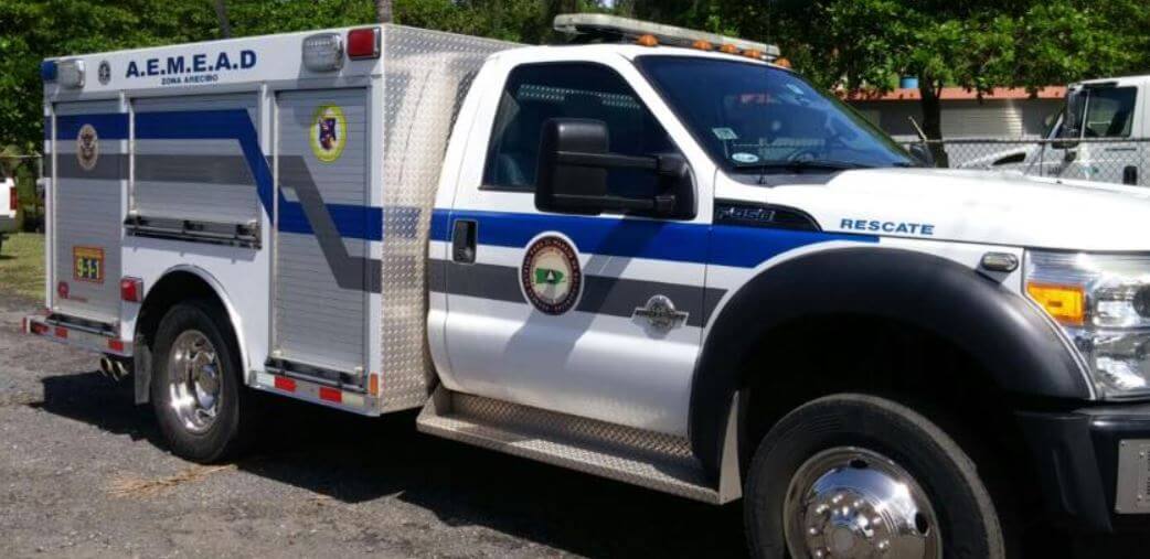 Rescatan con vida a menor arrastrada por corriente de agua