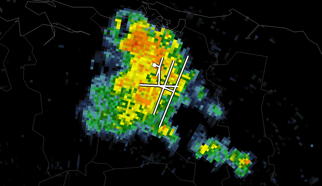 Reportan carreteras inundadas por lluvias de hoy