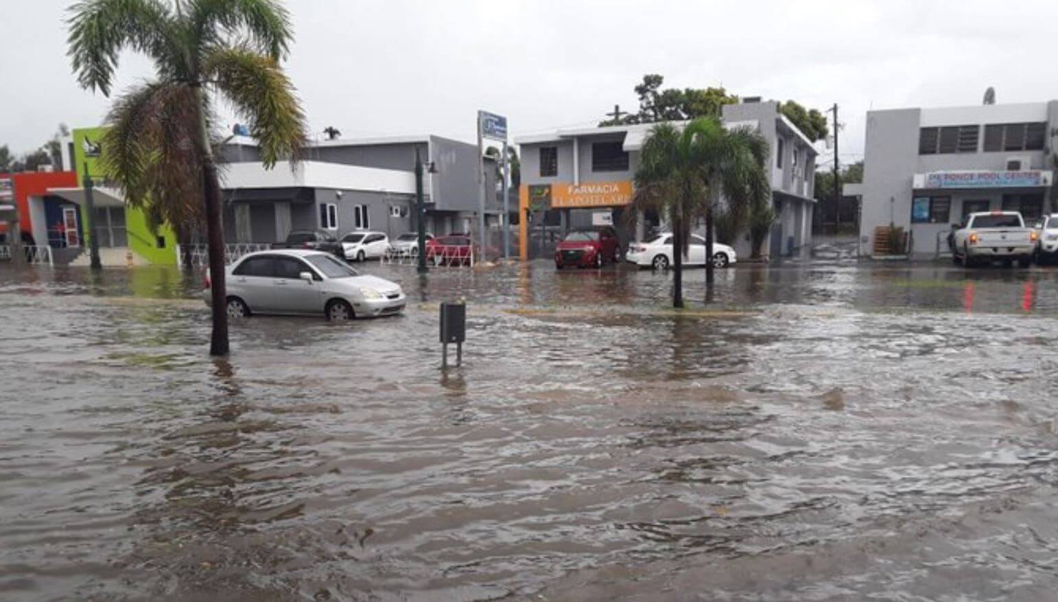 Carreteras inundadas en distintos puntos de la Isla