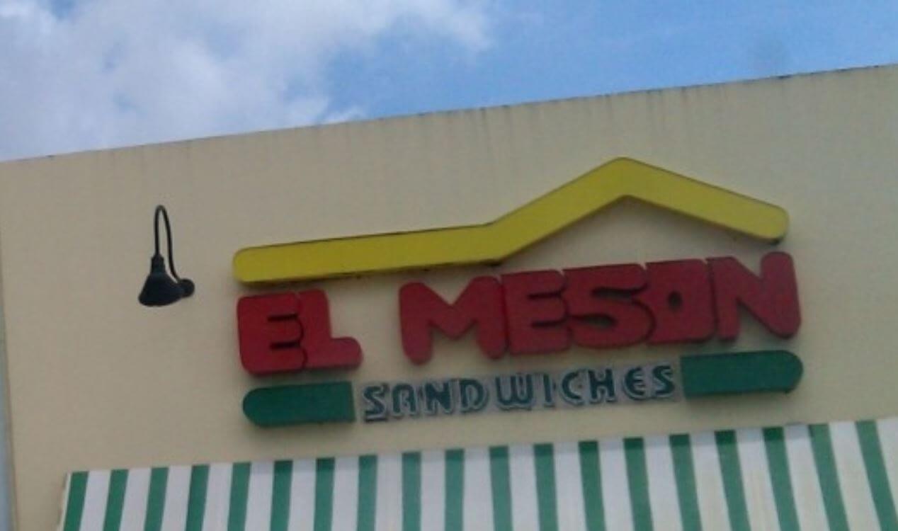 Gobierno firma acuerdo con El Mesón para dar empleo a estudiantes