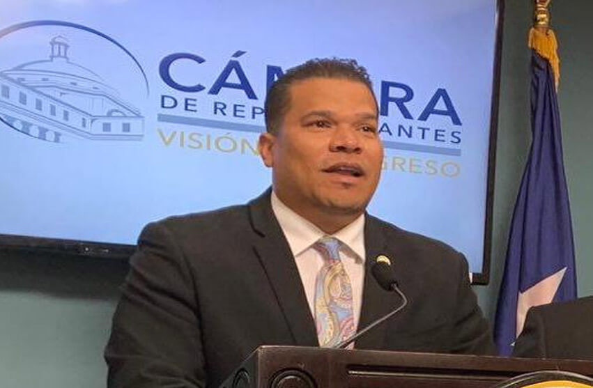 Representante “Memo” González se hace prueba COVID-19 ante evento político en Hatillo