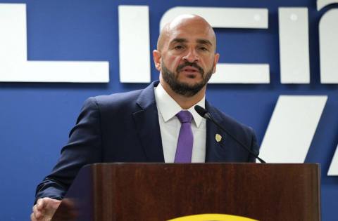 Más de 100 personas arrestadas en operativos