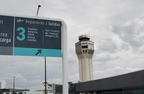 Miles los pasajeros afectados por vuelos cancelados en Puerto Rico por tormenta invernal en EEUU
