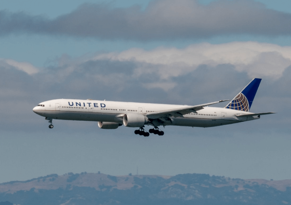 United Airlines resuelve situación que paralizó sus vuelos