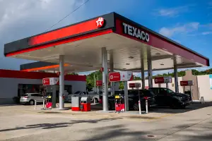 Robo valorado en más de ,000 en gasolinera Texaco