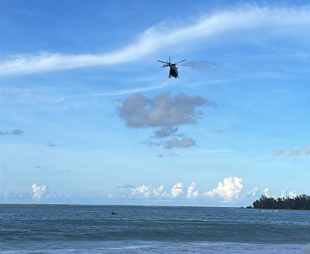 Buscan menor de edad que fue arrastrado por el mar
