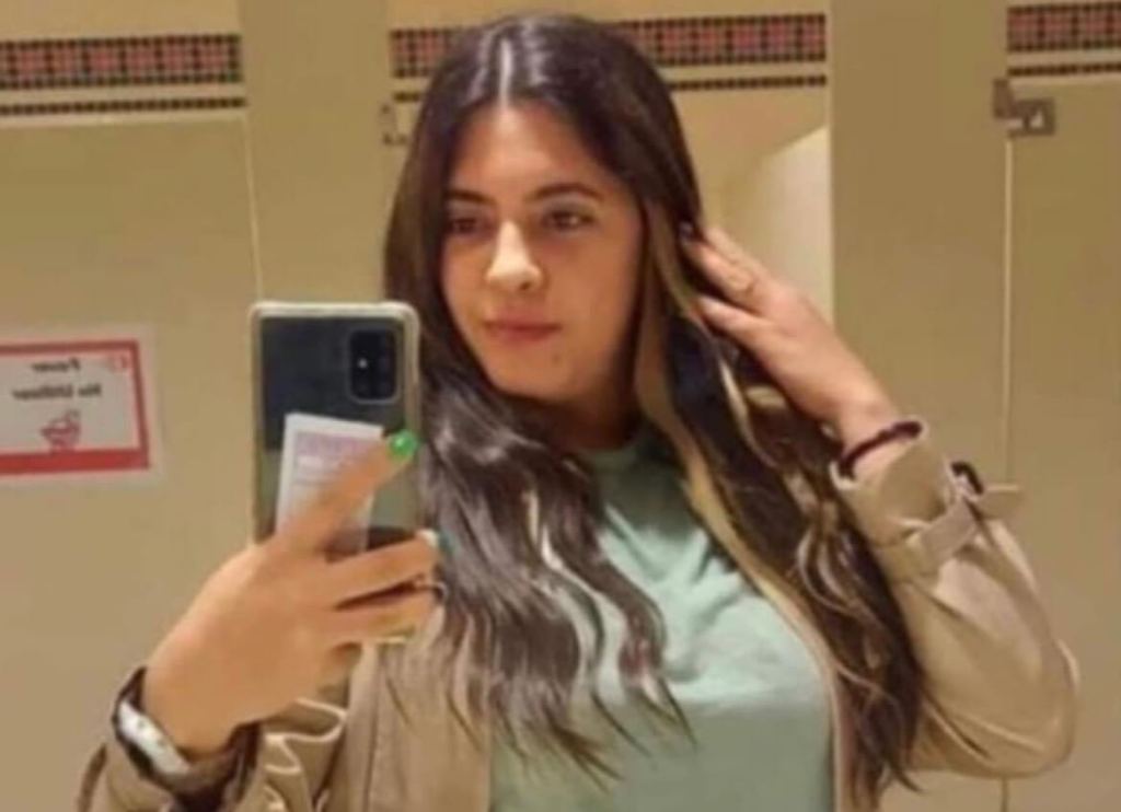 Joven de 26 años es encontrada sin vida dentro de un auto