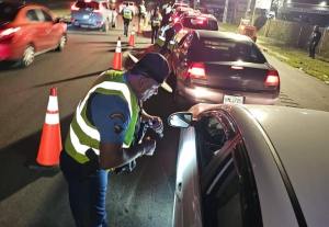 Más de 400 multas en los bloqueos de la policía