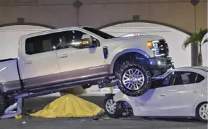 Reportan asesinato frente a supermercado