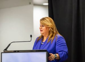 Gobernadora anuncia cambios en Acueductos y orden de emergencia por abastos en Bayamón y Guaynabo