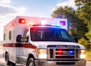 Conductor resulta gravemente herido tras chocar contra un árbol