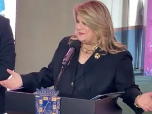 Gobernadora rechaza daño político por controversia sobre secretaria de la Vivienda