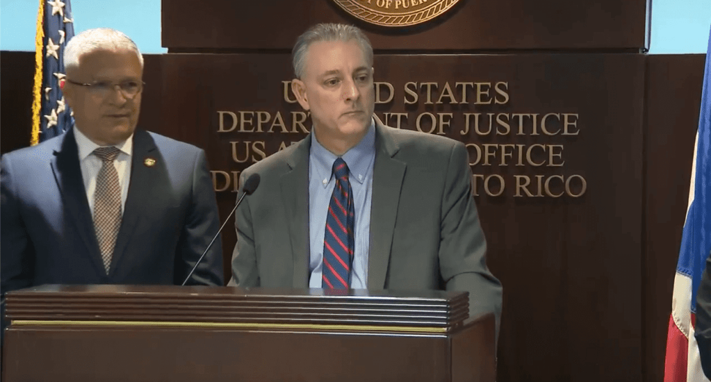 Federales acusan a 8 mujeres por esquema de fraude en beneficios por desempleo