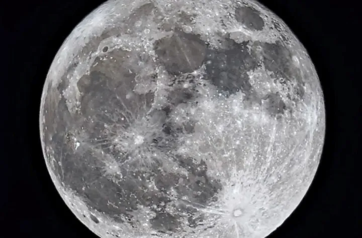 Lluvia de meteoros, Súper Luna llena y perihelio coinciden este sábado