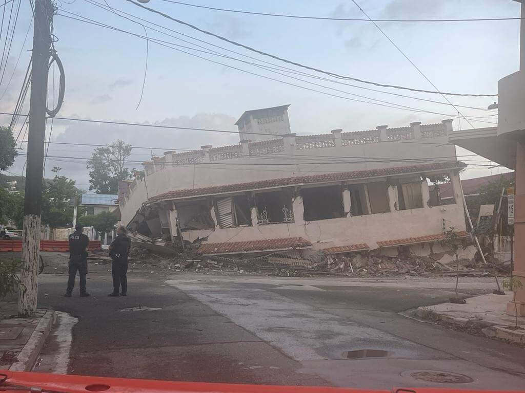 Colapsa edificio de tres pisos en Ponce